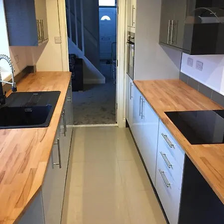 Essex House 3 Double Workstays Uk * Middlesbrough