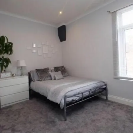 Essex House 3 Double Workstays Uk Holiday home *