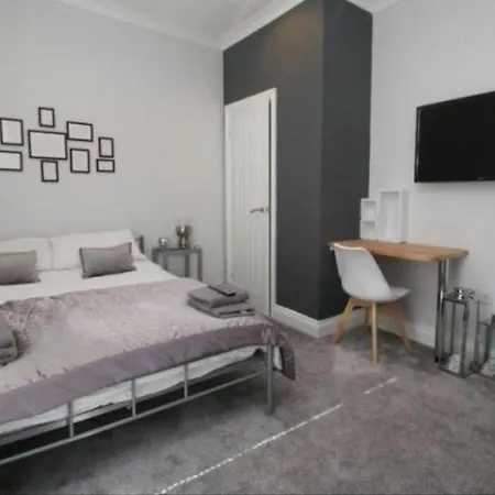 Essex House 3 Double Workstays Uk Holiday home *
