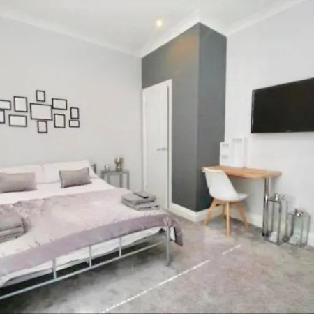 Essex House 3 Double Workstays Uk Middlesbrough
